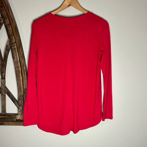 Zenana Small Red Blouse With Leopard Print Pocket - Picture 2 of 3